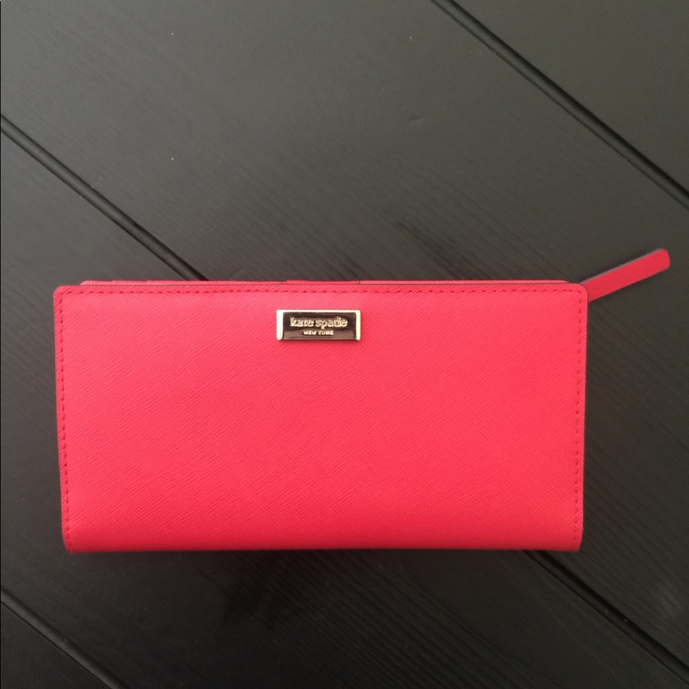 NWT Kate Spade wallet. Stacy-Laurel Way